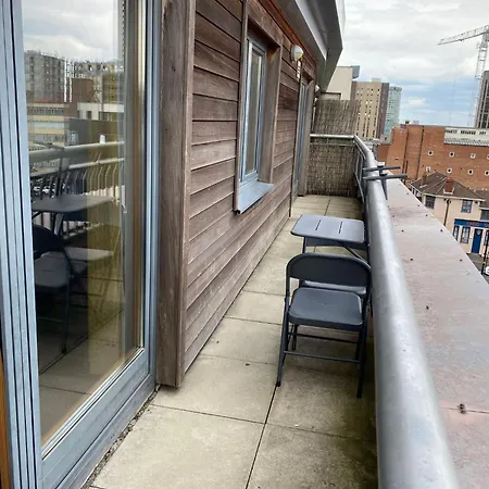 Apartman Spacious 2 Bedroom At The Postbox Birmingham